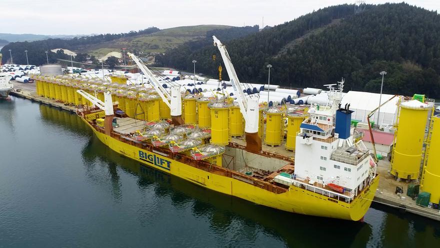 Windar Renovables envía las primeras piezas de transición al segundo parque eólico marino de Iberdrola en Alemania