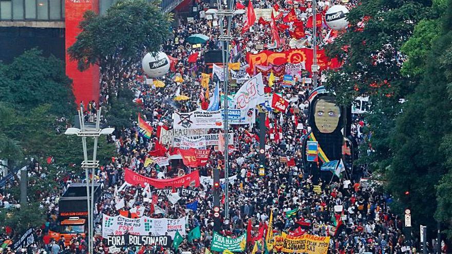 Imatge de la massiva manifestació de Sao Paulo. | EFE