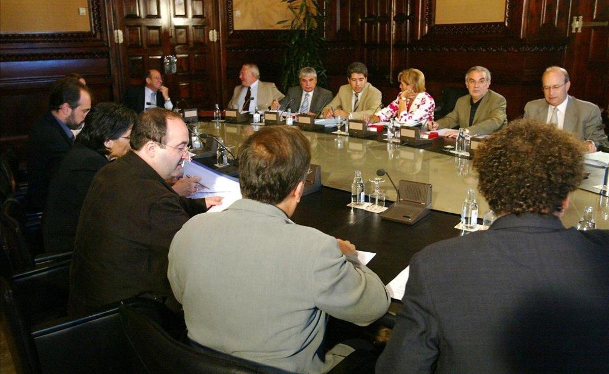 Reunión de todos los grupos en la ponencia de reforma del Estatut, en septiembre del 2004.