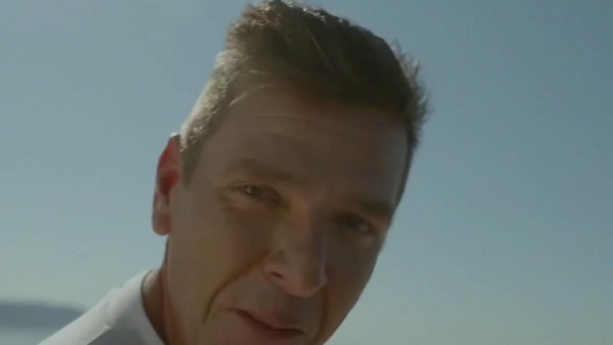 El PP mantiene la campaña 'Verano azul' y lanza un vídeo con un actor de la serie