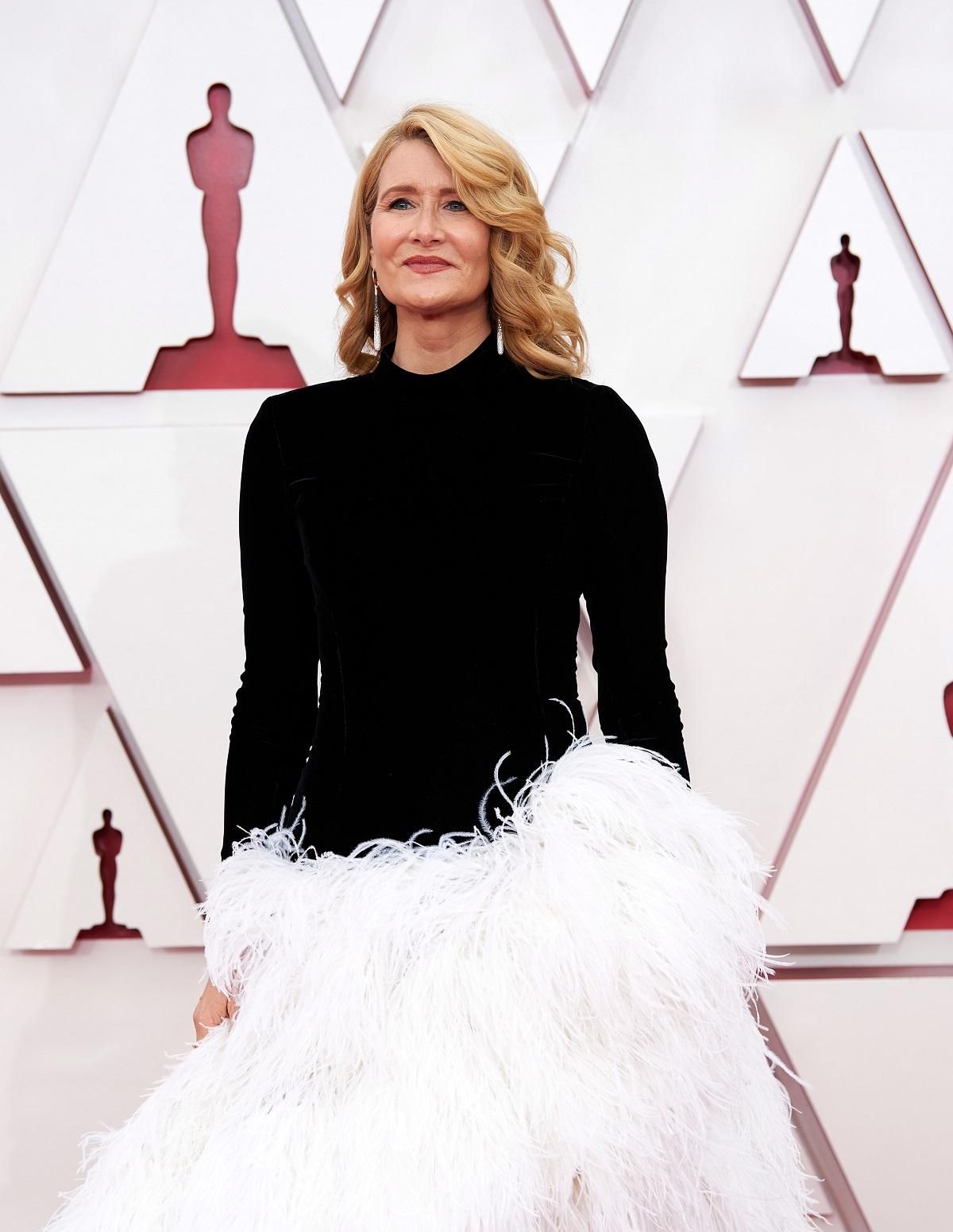 La actriz Laura Dern, una de las presentadoras más elegantes de los Premios Oscar 2021 vestida de Oscar de la Renta