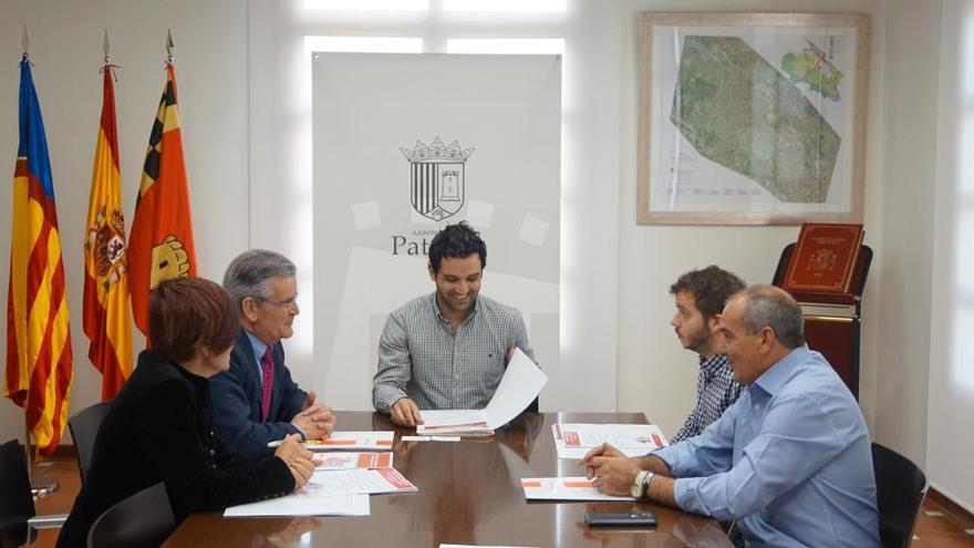 Paterna firma un convenio con Cruz Roja