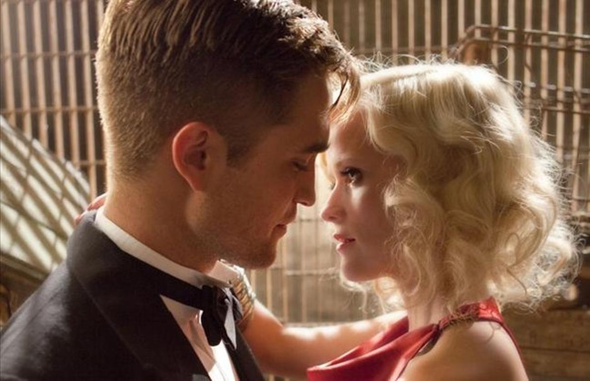 Reese Witherspoon i Robert Pattinson, en una escena de ’Agua para elefantes’. Reese Witherspoon i Robert Pattinson, en una escena de ’Agua para elefantes’.