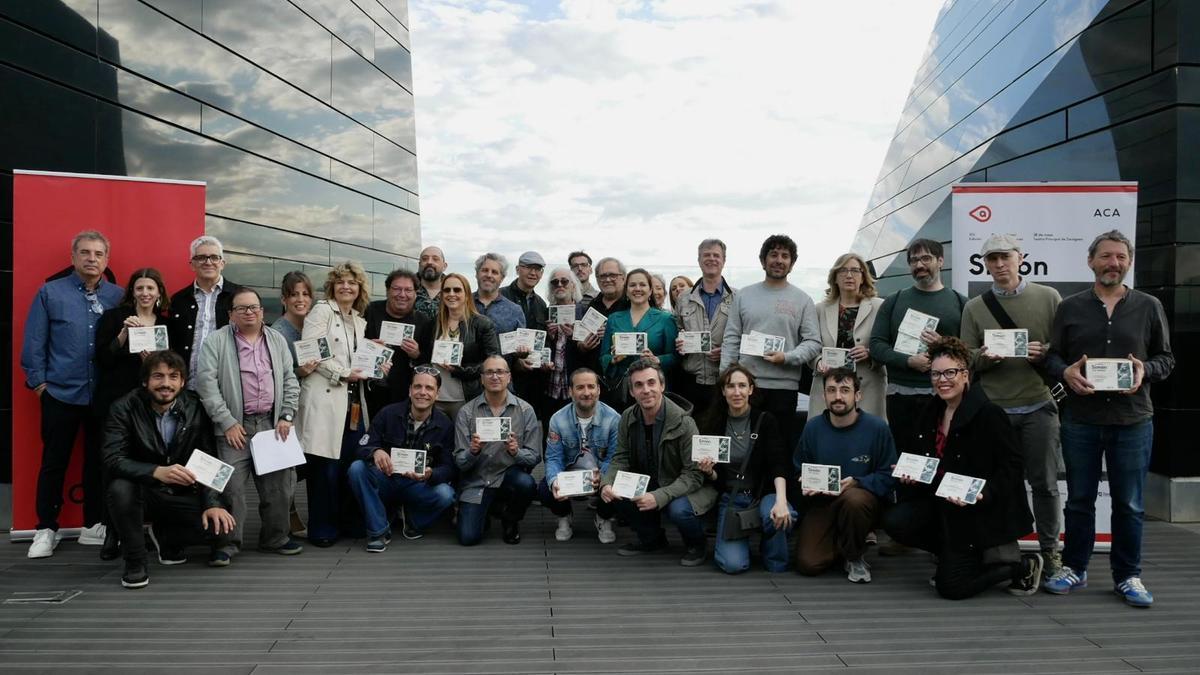 Buena parte de los nominados con su diploma acreditativo en el IAACC Pablo Serrano de Zaragoza.