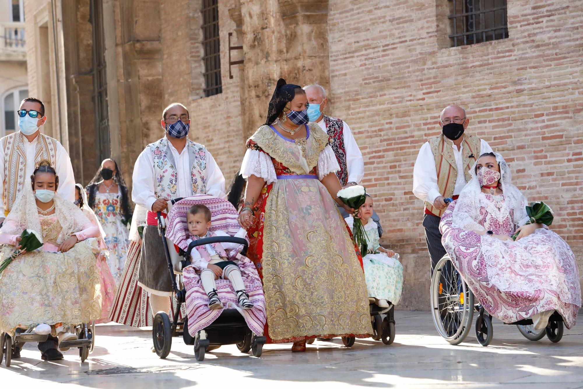 Búscate en el segundo día de Ofrenda por las calles del Mar y Avellanas entre las 9:00 y 10:00 horas