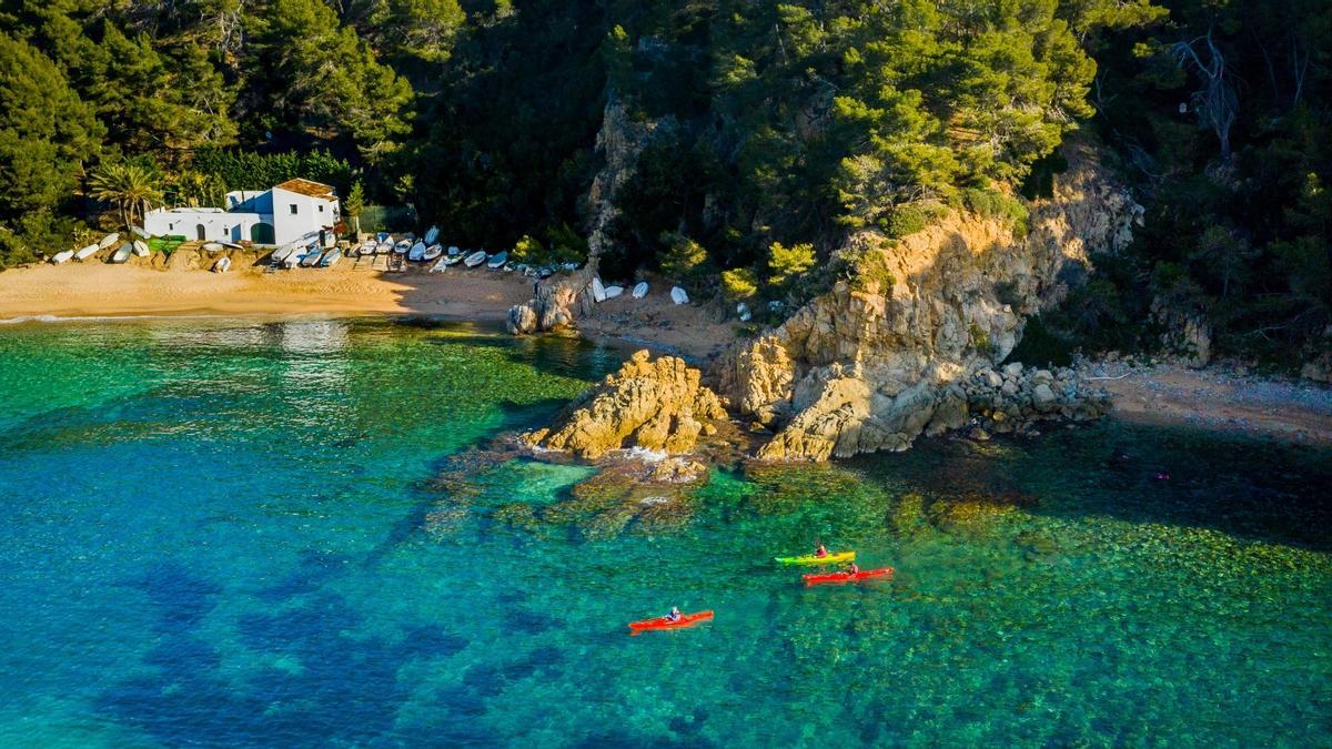 La cala Canyelles, a Lloret de Mar.