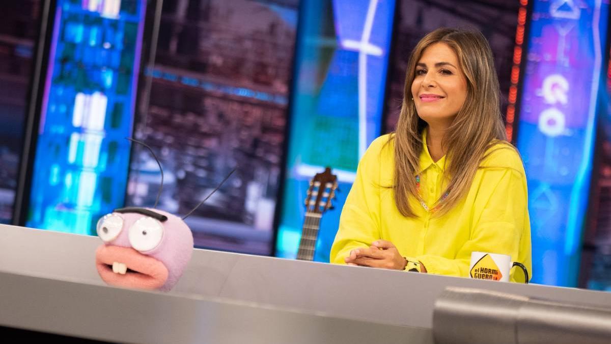 Nuria Roca con camisa color lima en 'El hormiguero'