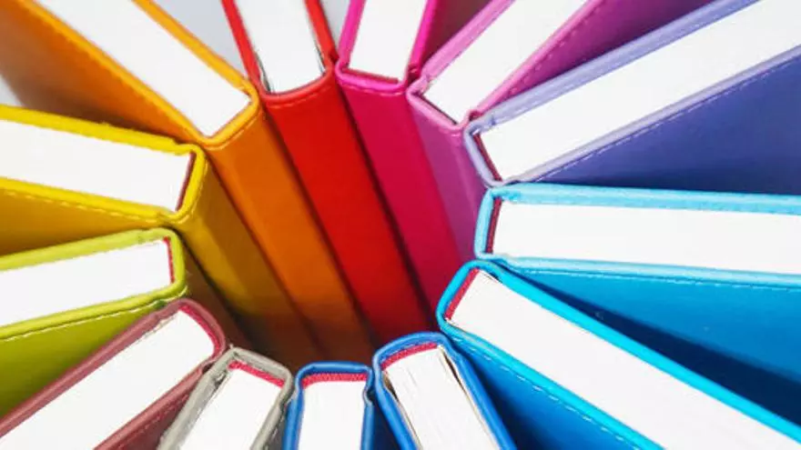 Así puedes forrar los libros de texto, paso a paso