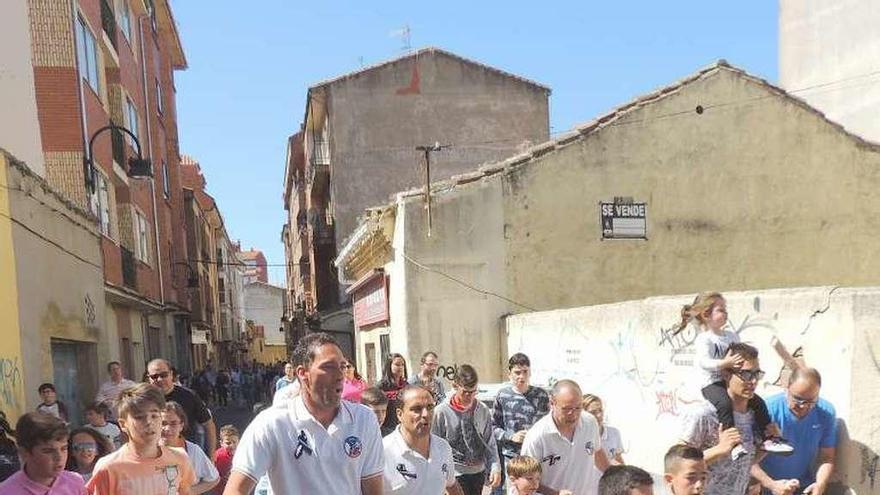 El carretón recorre las calles de la ciudad.