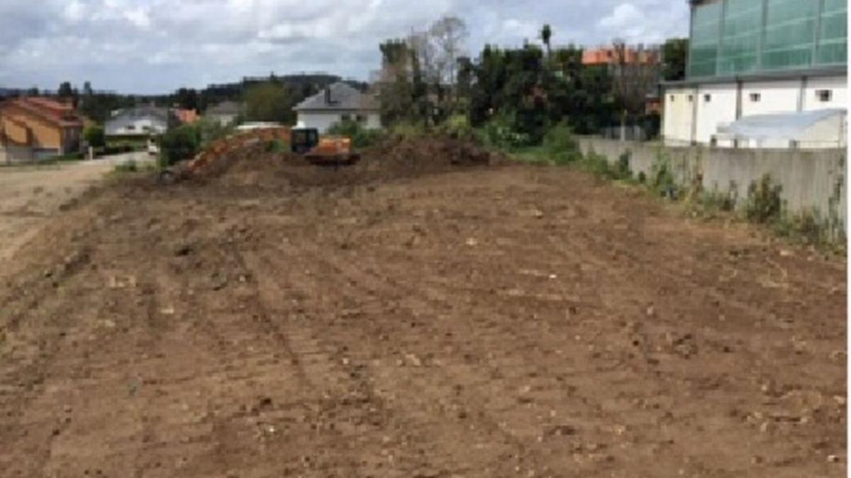 Parcela donde se ybicará la pista, cerca del instituto y el pabellón.