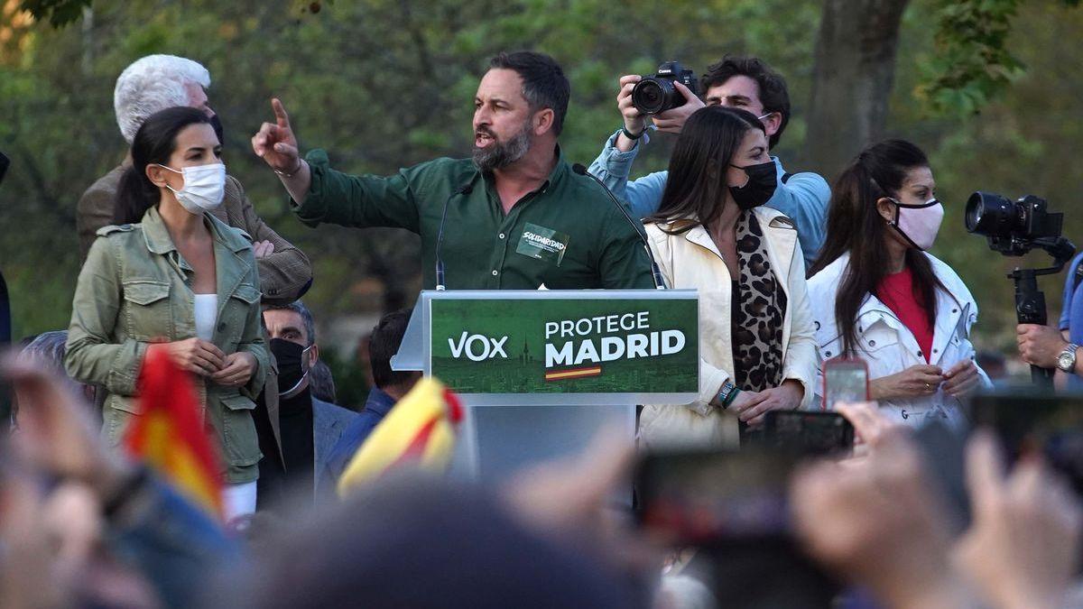 Iglesias y Errejón acusan a Abascal de ir a provocar a Vallecas