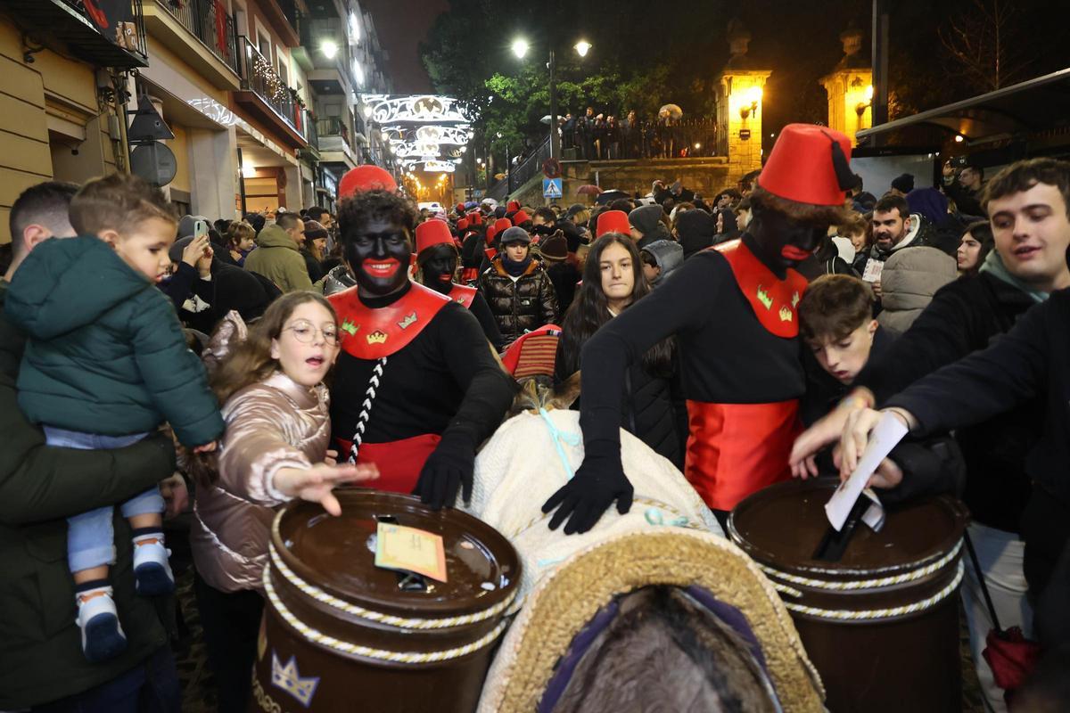 Las imágenes del Día de la Burrita y el Bando Real de Alcoy