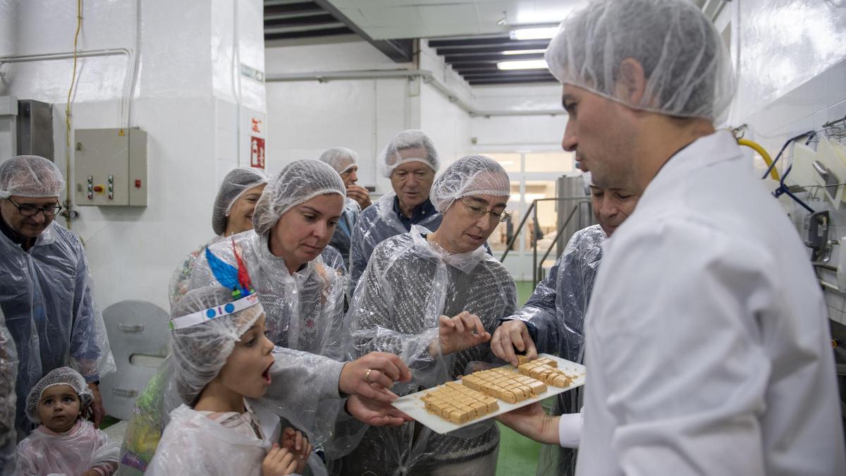Las actividades incluyen visitas a fábricas y degustaciones