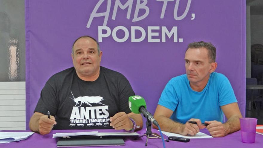 Aitor Morrás y Salva Aguilera, ayer en rueda de prensa en la sede de Podemos de Ibiza.