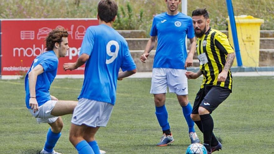 Xavi Molas controla la pilota amb el seu últim equip.