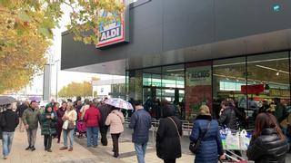 Aldi arrasa en el estreno de su nueva tienda en Zaragoza