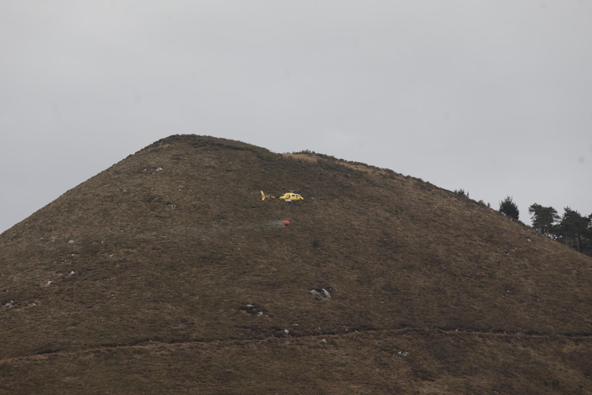 En imágenes: El fuego asedia Asturias, con 51 incendios activos