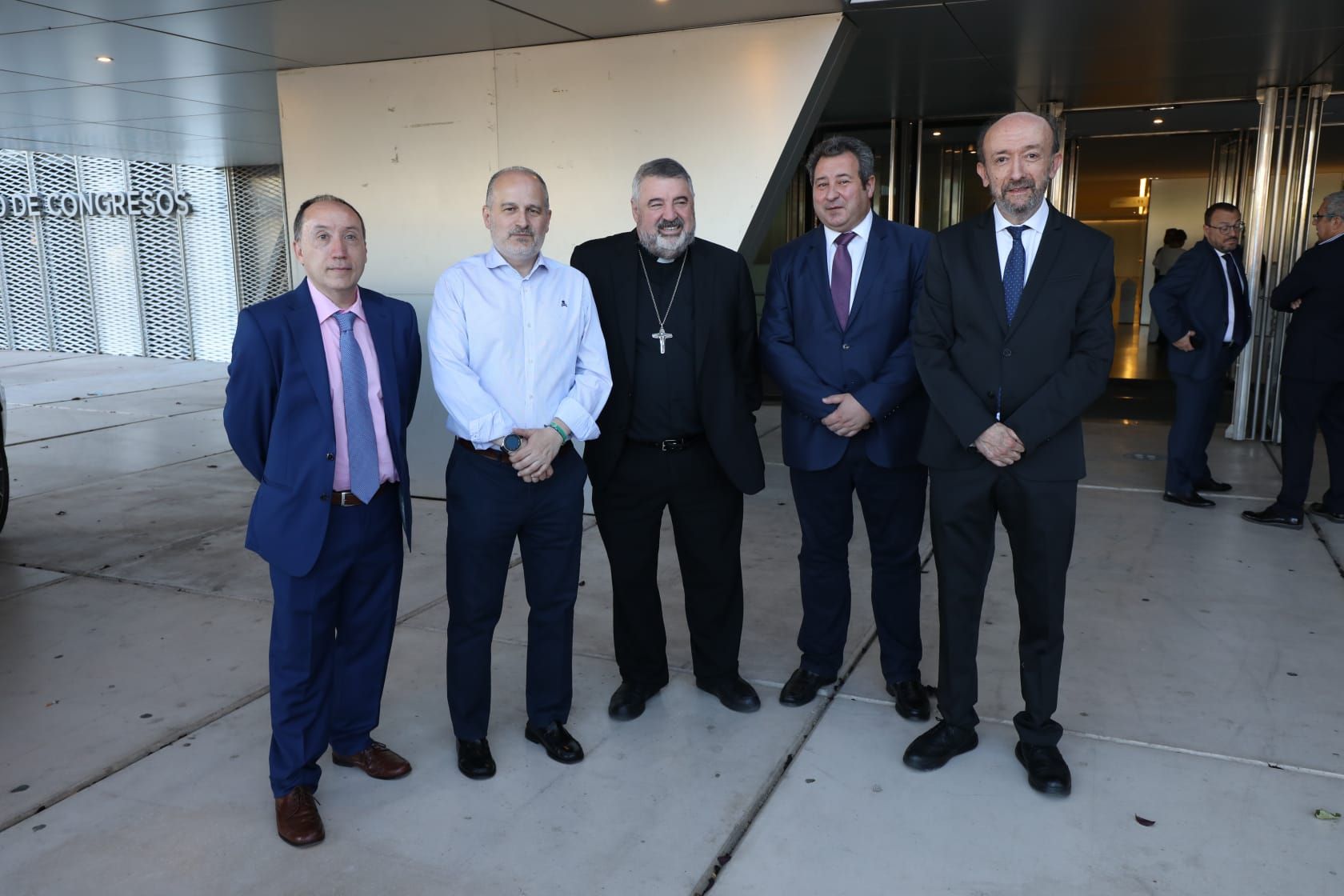 El Arzobispo de Zaragoza, Manuel Carlos Escribano, y representantes de las cofradías