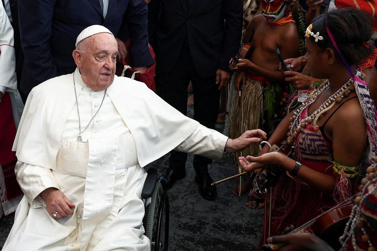 El Papa Francisco visita Nueva Guinea