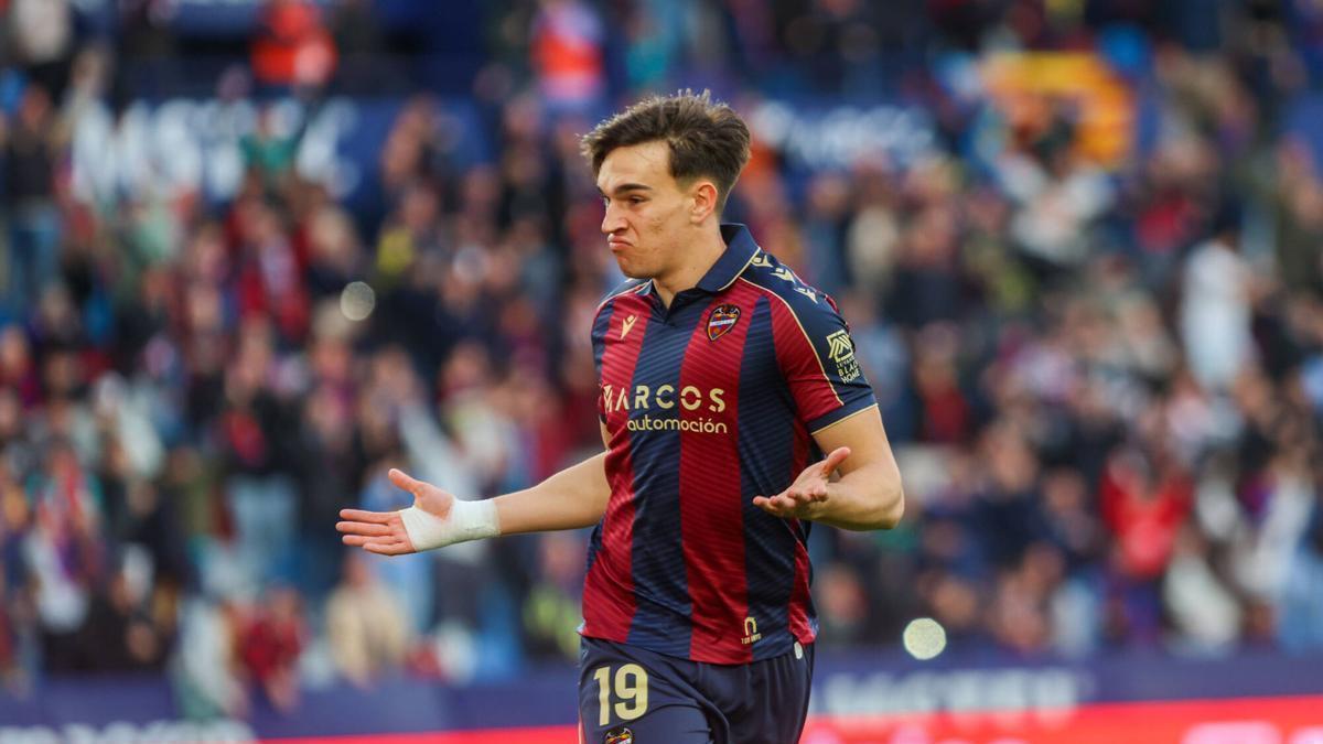 La racha goleadora de Carlos Espí que asombra en LaLiga: "Estoy muy contento con mi rendimiento"