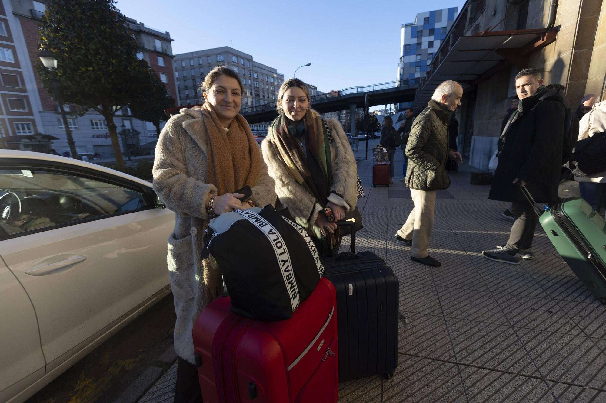 EN IMÁGENES: Vuelta a Asturias por Navidad y en AVE