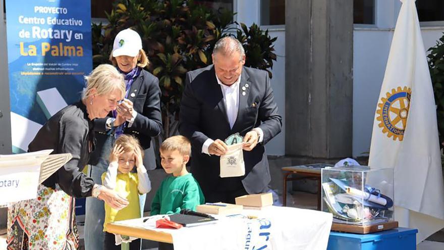 Los rotarios se comprometen a construir un colegio en el Valle de Aridane