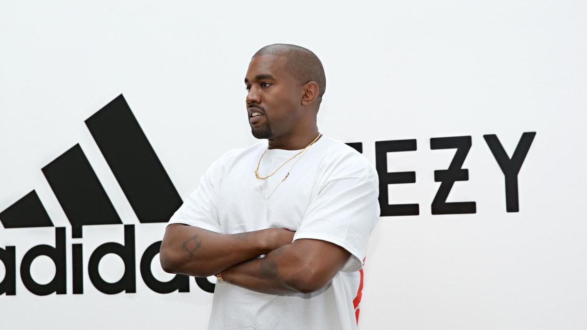 El último jaleo de Kanye West: recibe una demanda por discriminación racial