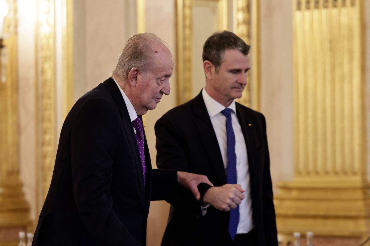 El Rey emérito de España, Juan Carlos I, asiste a la 35ª edición de la "Journée du Livre Politique", un evento anual dedicado a los libros de política, en la Asamblea Nacional de Francia en París El Rey emérito de España, Juan Carlos I, asiste a la 35ª edición de la "Journée du Livre Politique", un evento anual dedicado a los libros de política, en la Asamblea Nacional de Francia en París