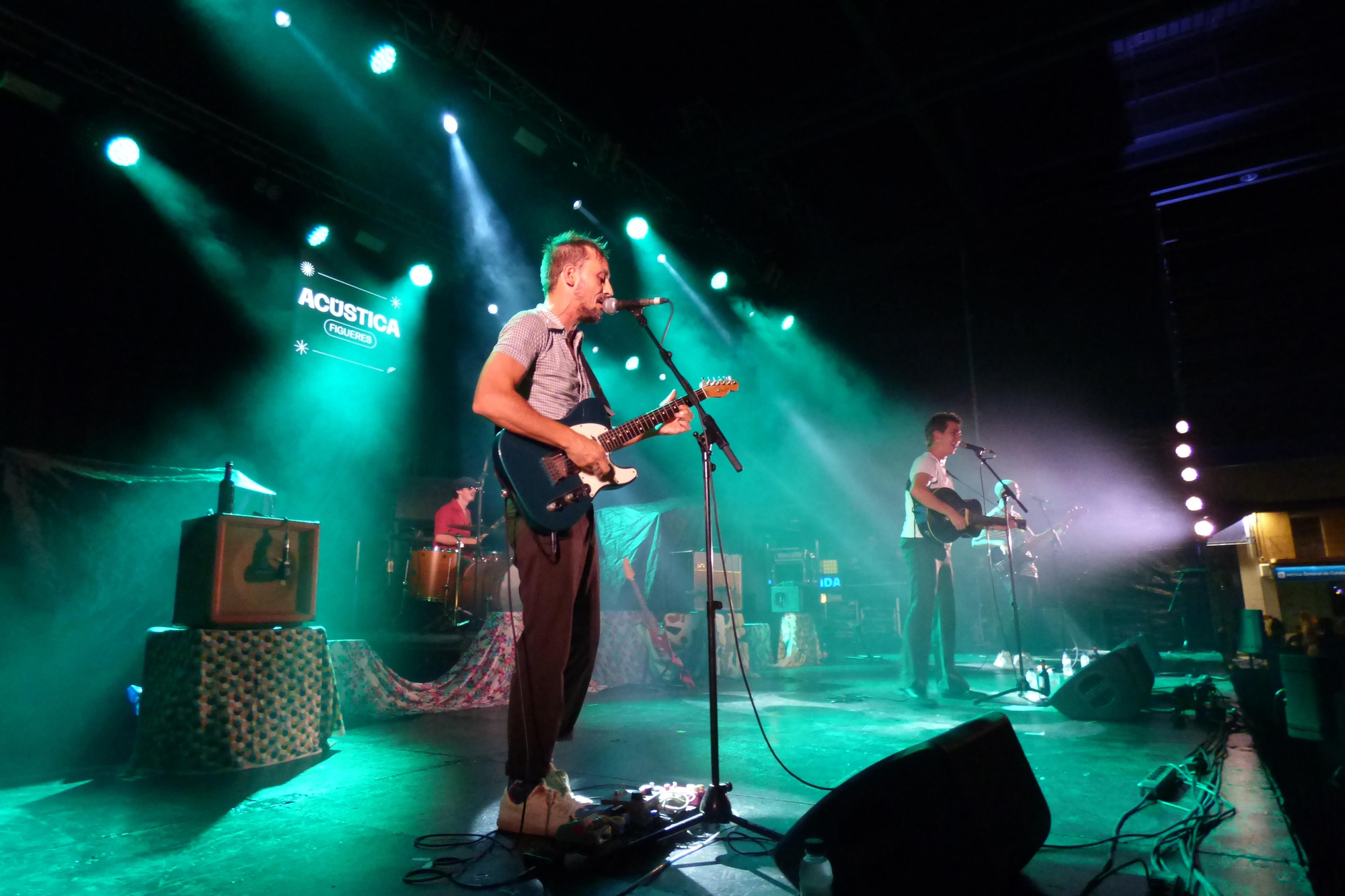 Figueres es desborda amb la tercera nit del festival acústica