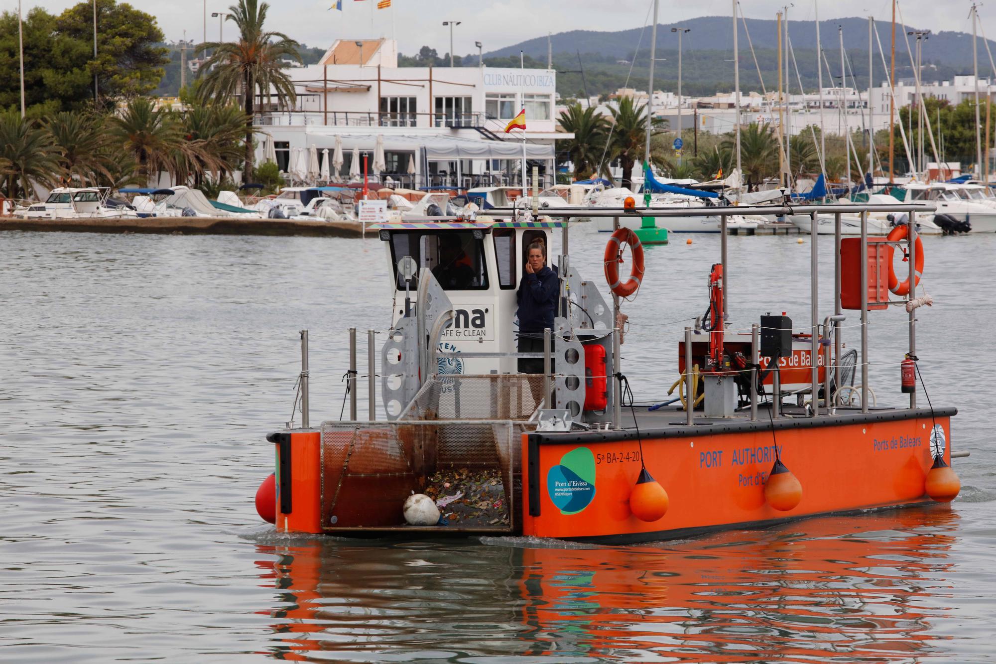 Un nuevo vertido inunda de fecales el puerto de Ibiza