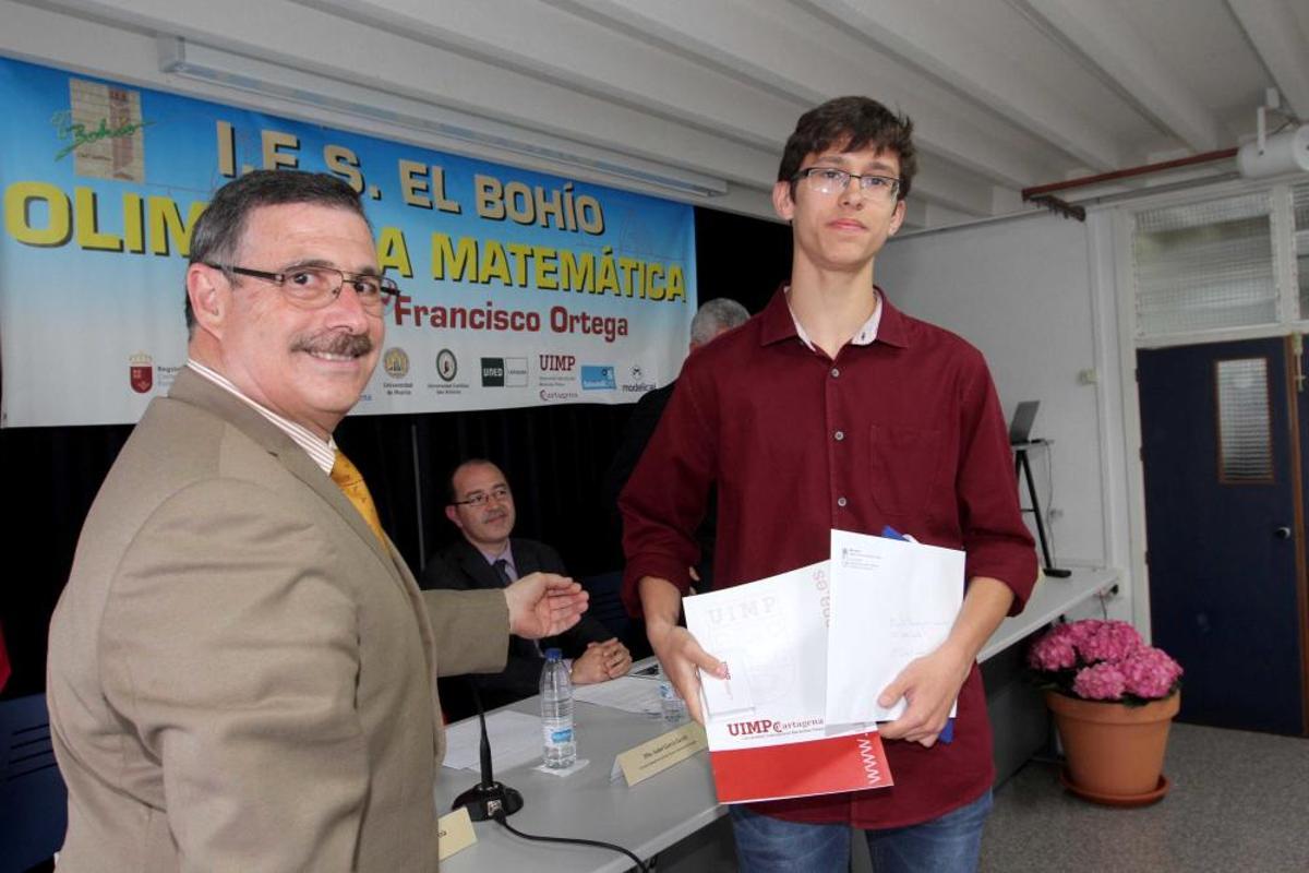 Entrega de premios de la Olimpiada Matemática Francisco Ortega en el IES El Bohio