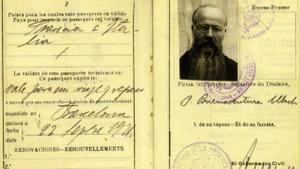 Pasaporte del monje y arqueólogo Bonaventura Ubach de 1921, el año en que se generalizó el pasaporte homologado internacionalmente.