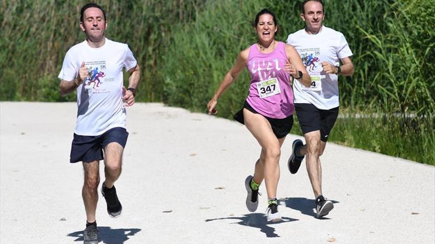 Unos 350 corredores se unen a la carrera de Azajer