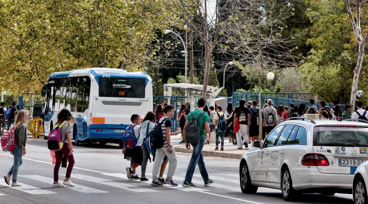 Otra imagen del Salto del Agua, donde muchos alumnos de los seis centros educativos utilizan este servicio.