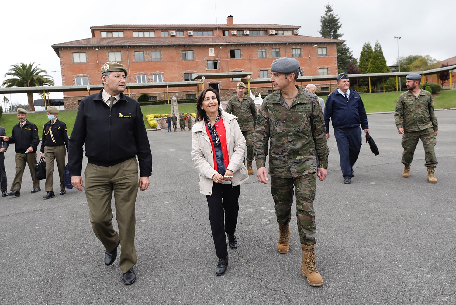 La visita de la ministra de Defensa Margarita Robles al cuartel de Cabo Noval