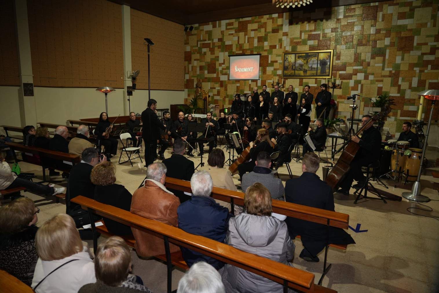 Les imatges de la cantata de Nadal a la parròquia de Santa Sofia de Vila-real