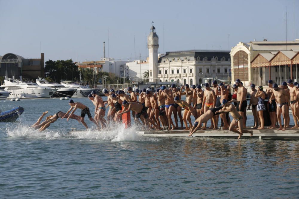 Travesía a nado al Puerto de València - Travesía de Nadal