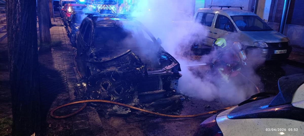 Coche siniestrado en el Sector Sur de Córdoba.