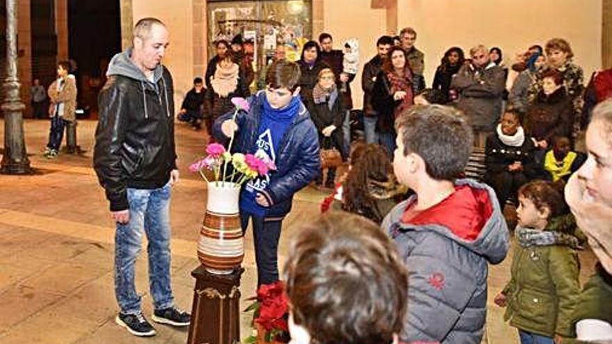 Un moment de la concentració per la pau, a la Plana de l&#039;Om