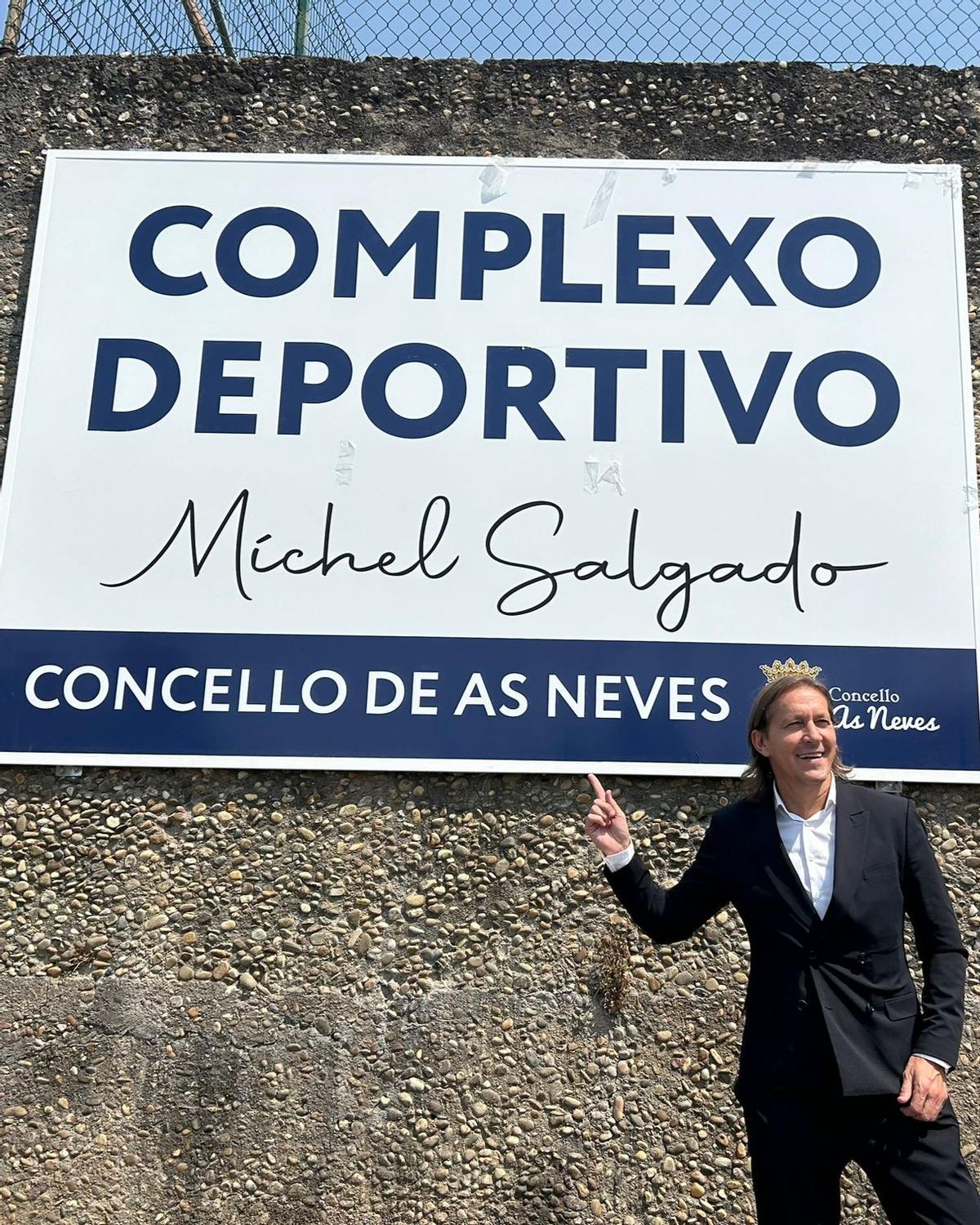 Míchel Salgado acude con toda su familia al reconocimiento de As Neves como 'Hijo predilecto'
