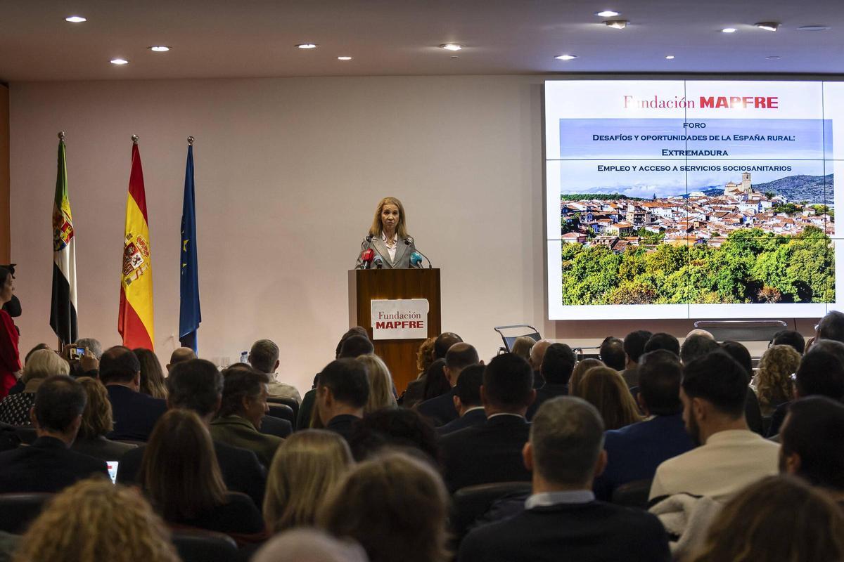 Visita de la Infanta Elena a Mérida