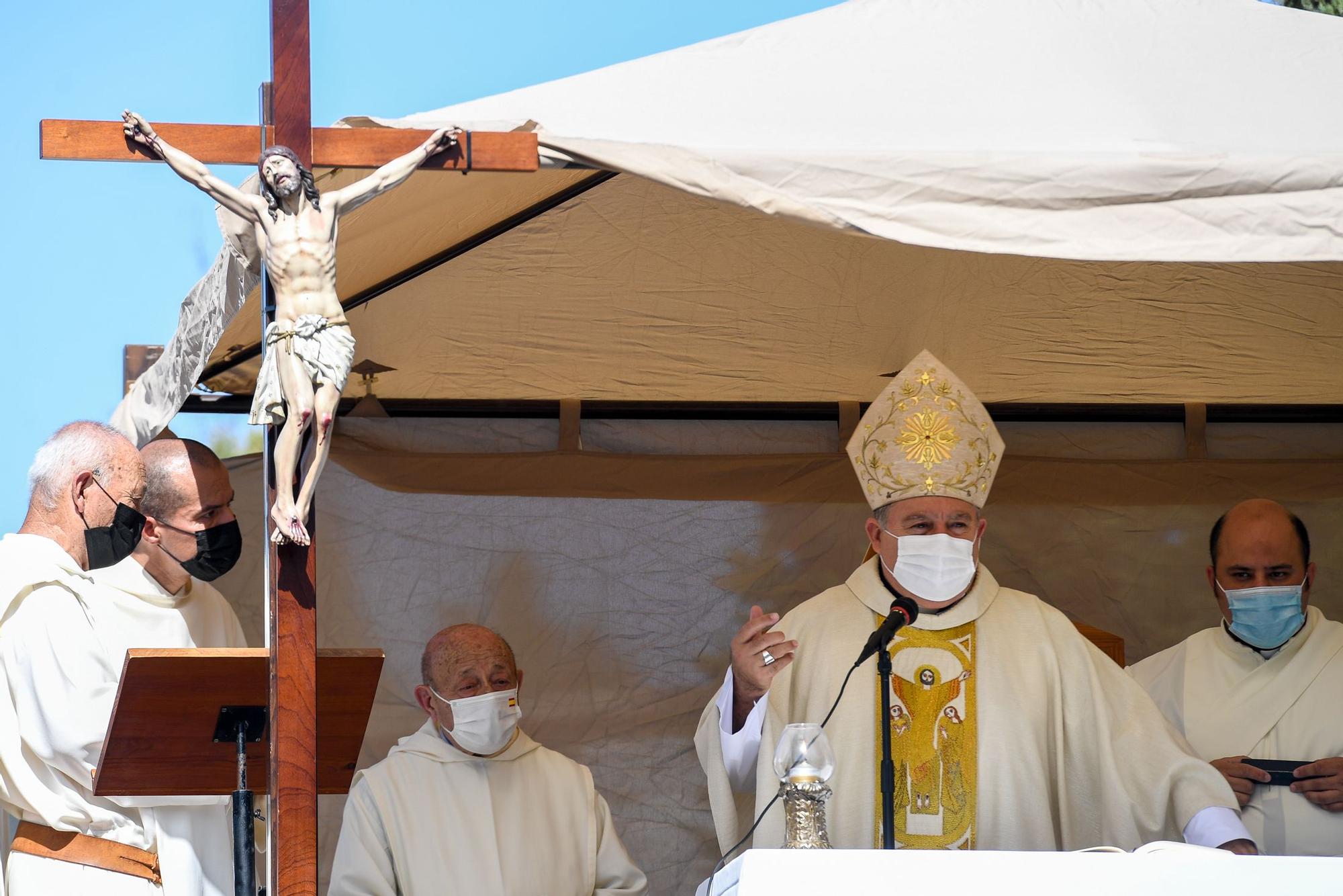 San Lázaro recibe a los familiares el Día de Todos los Santos