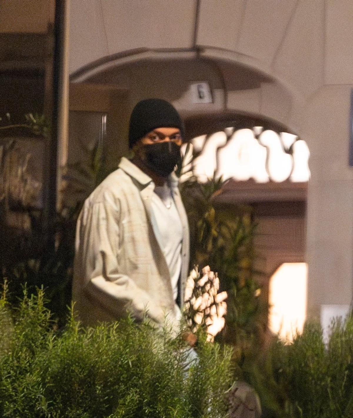 Kylian Mbappé con mascarilla en la capital sueca