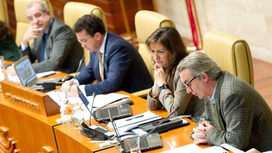 El PP y el Prex-Crex aprueban las cuentas para 2014 con la abstención de IU y el no del PSOE