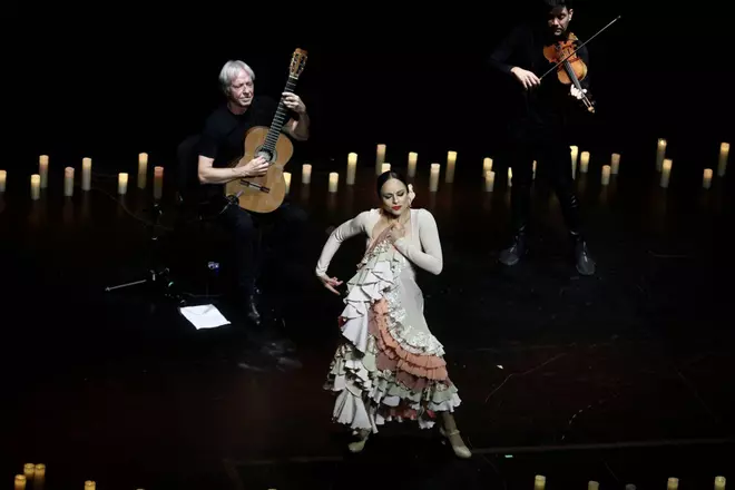 EN IMÁGENES: Recital en el Fantasio de Navia con Ezogcue, Potiron y Cristina de Vega