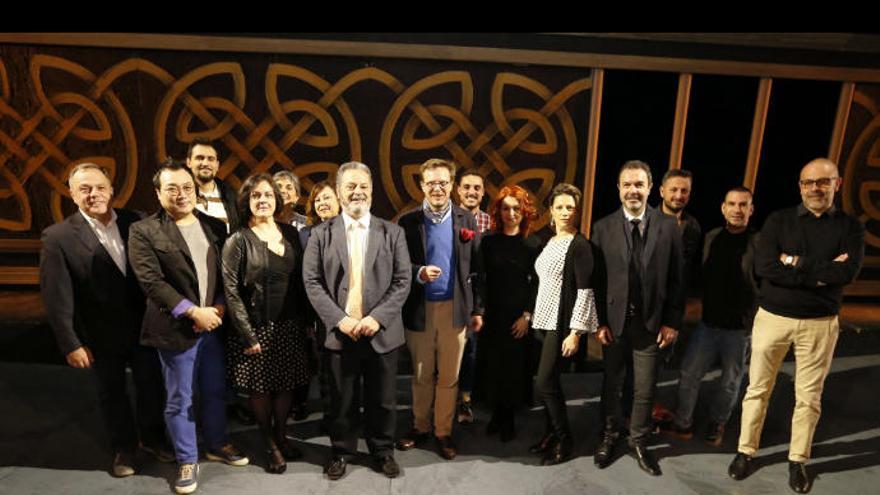 El equipo directivo de ACO y elenco artístico de &#039;Norma&#039;, en el Pérez Galdós.