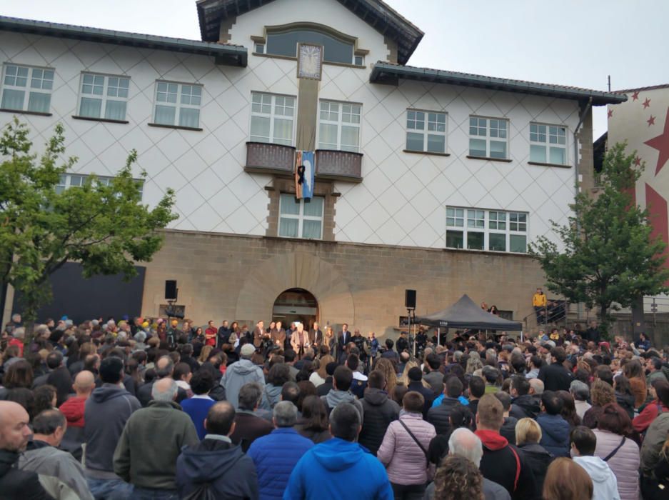 Concentració de rebuig al crim masclista d'Olot