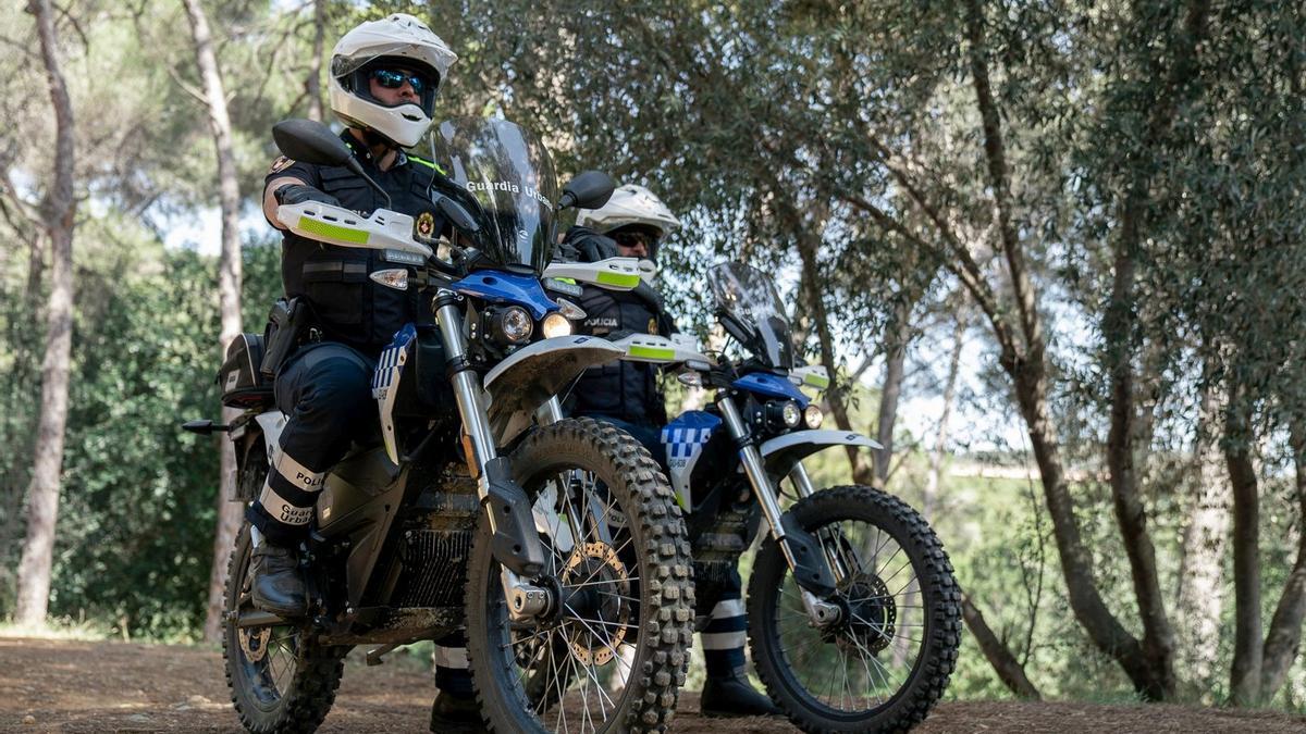 Agentes de la Guardia Urbana en moto