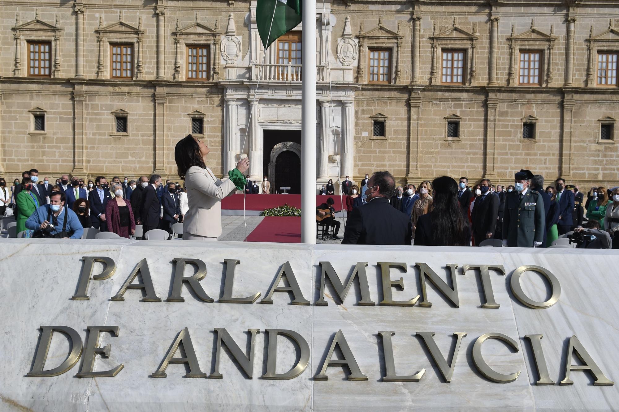 Las imágenes del acto institucional en el Parlamento andaluz con motivo del 28-F