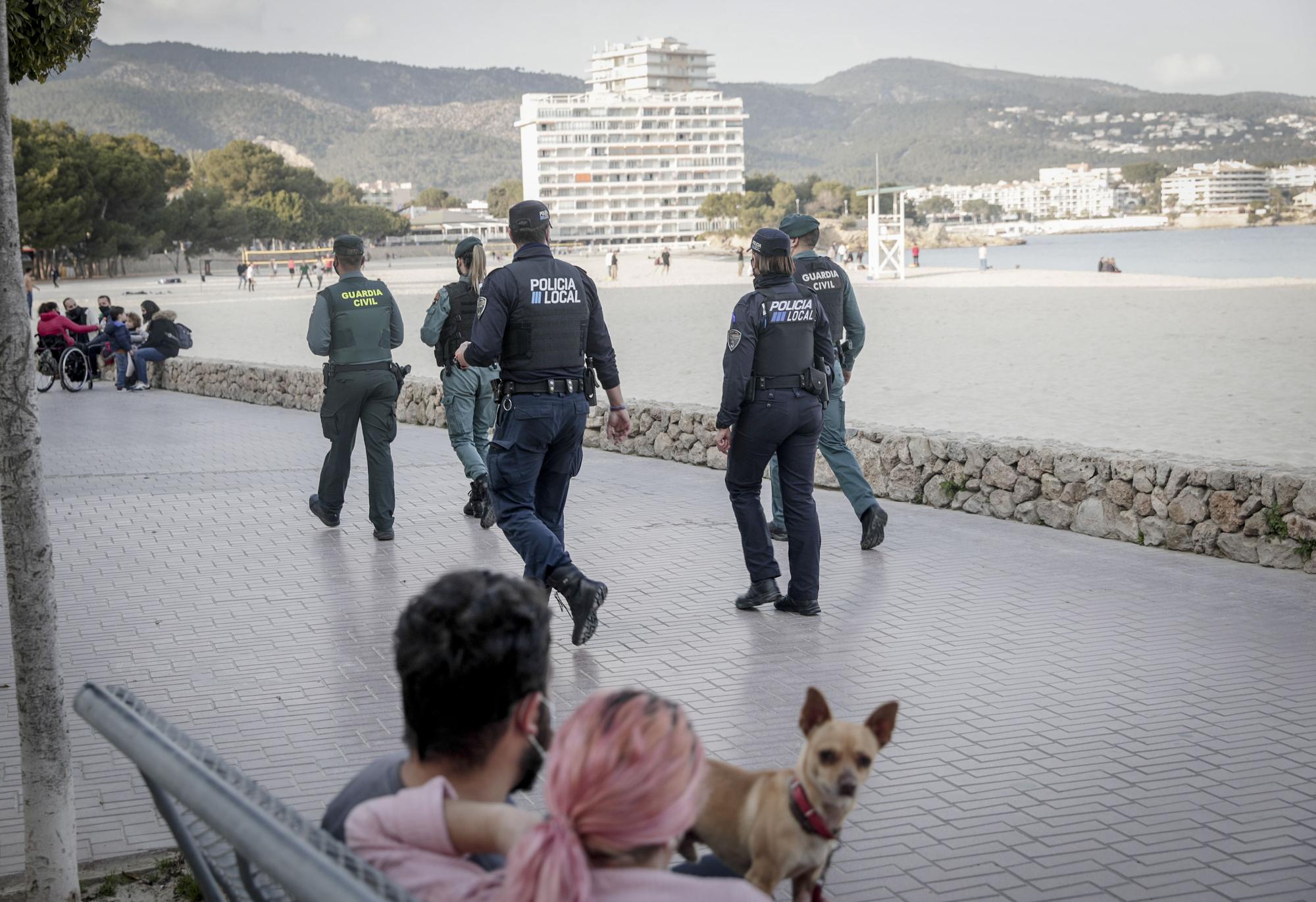 Desescalada de la tercera ola del coronavirus en Mallorca: Policía y Guardia Civil intensifican los controles en playas, bares y carreteras